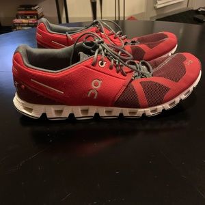 Mens On Clouds size 9.5